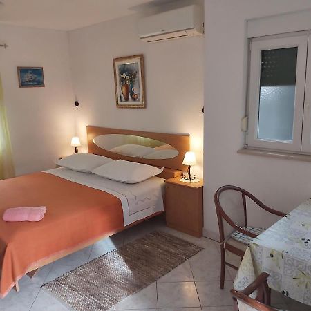 Seaside Apartment For 2 P Trogir Exterior photo