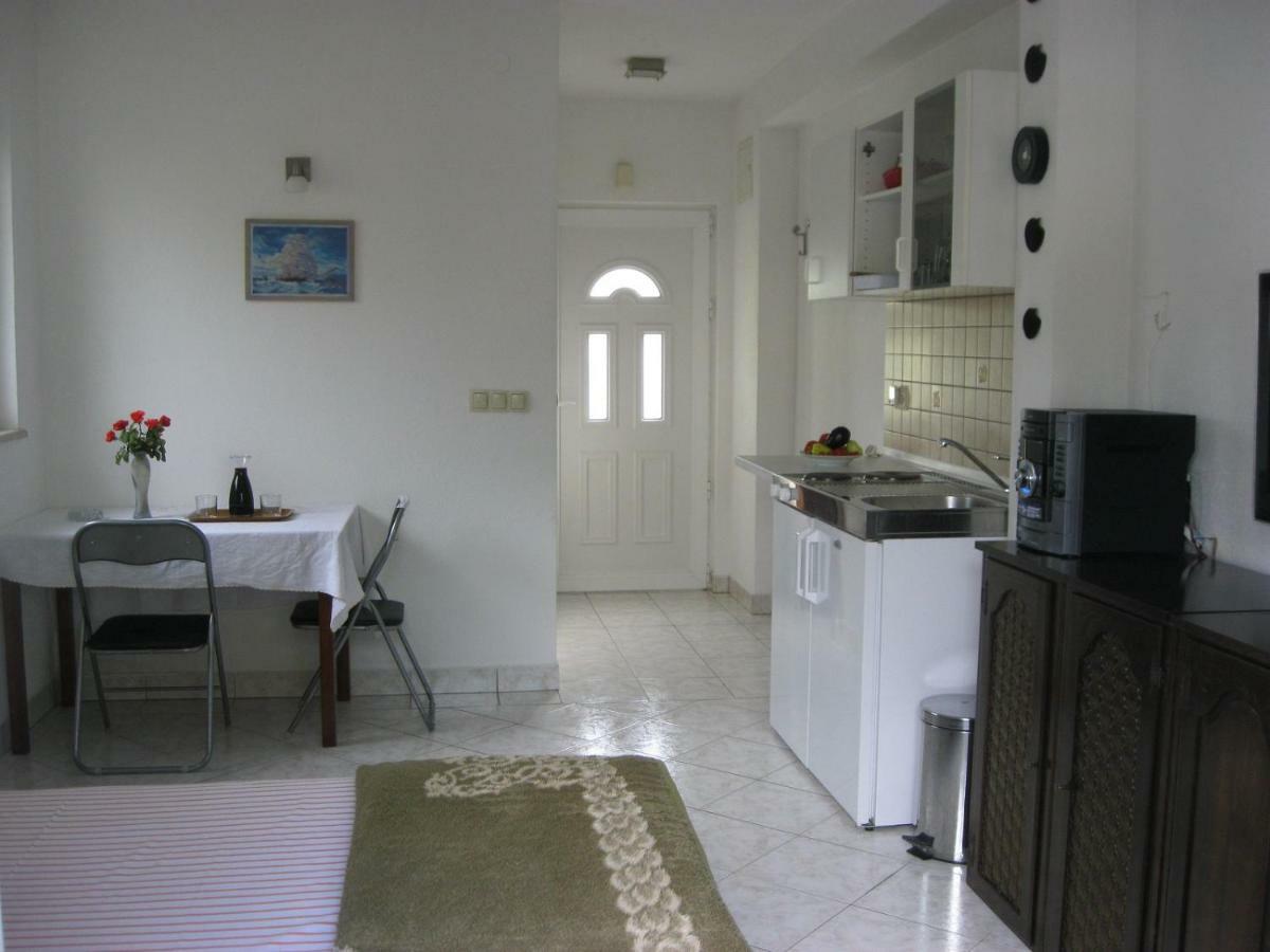 Seaside Apartment For 2 P Trogir Exterior photo